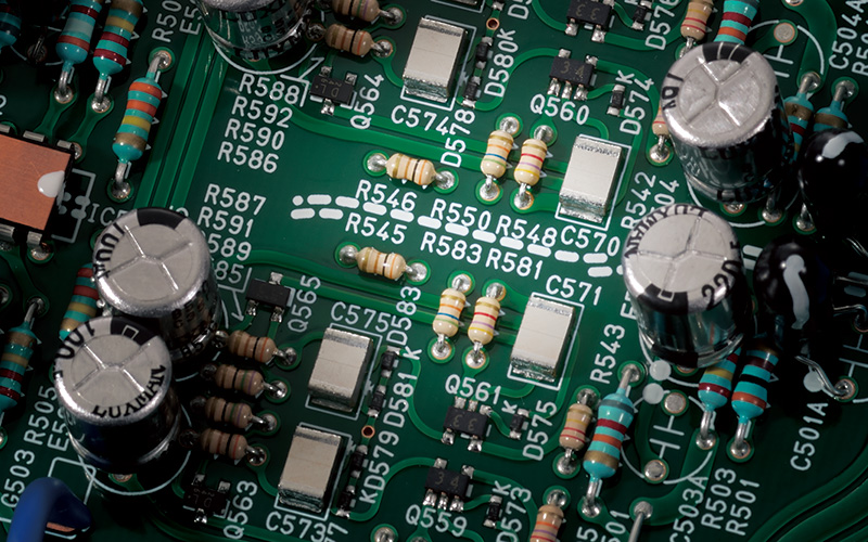 Discrete buffer circuitry for preamp