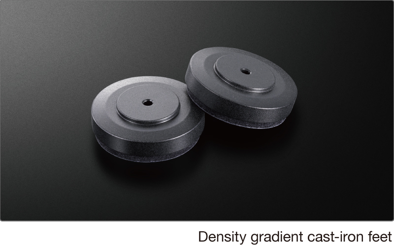 Large, Highly Rigid Chassis<br>Improves Headphone Performance